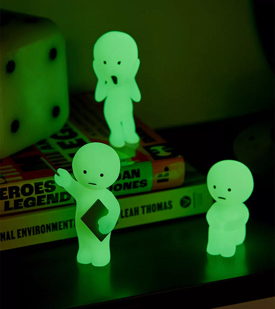 Figurine fluorescente Smiski - série Work