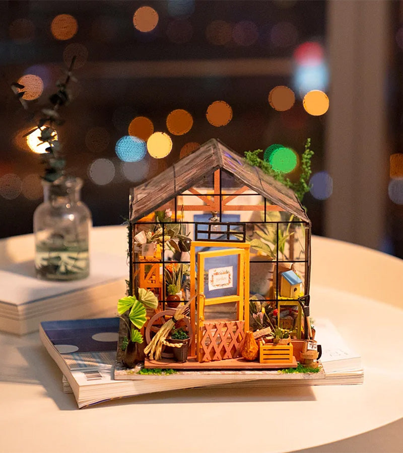 Kit fai da te per una casa in miniatura - La casa dei fiori di Cathy