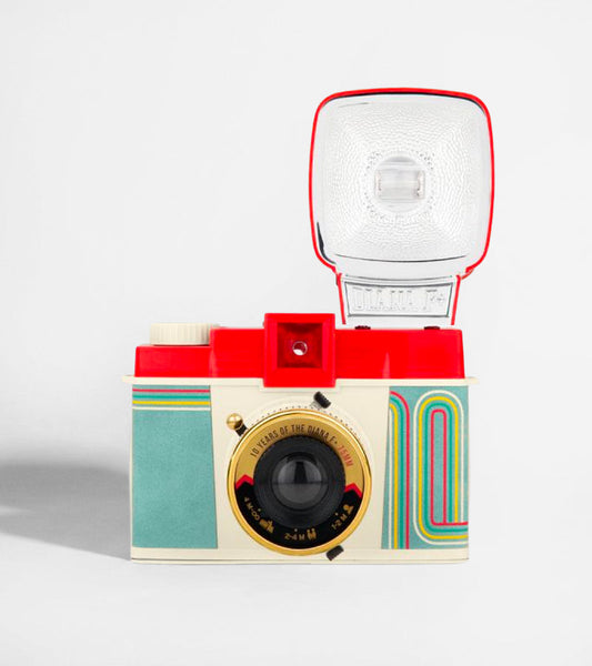 Fotocamera vintage Diana F+ con Flash