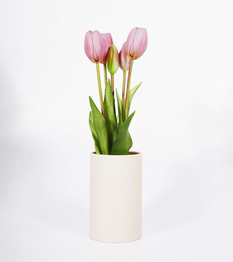 Bouquet realistico di tulipani