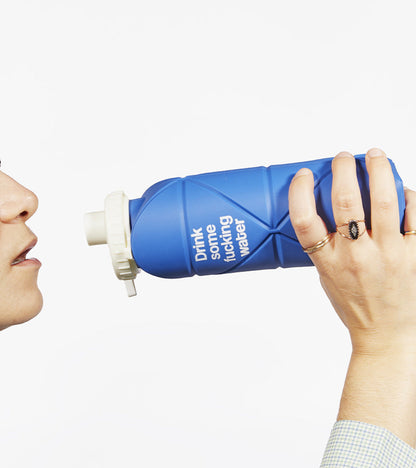 Bouteille pliable "Drink some fucking water"