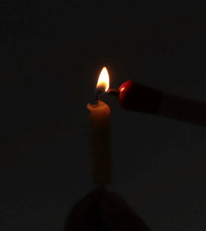 Accendino a forma di fiammifero
