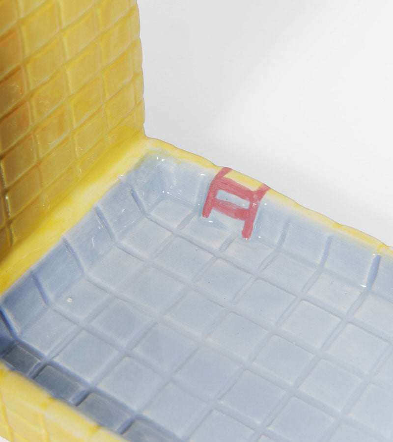 Distributeur de savon piscine