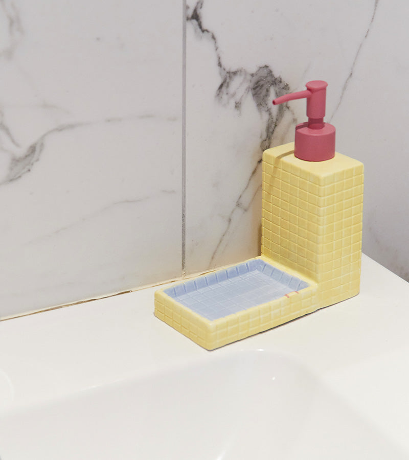 Distributore di sapone piscina