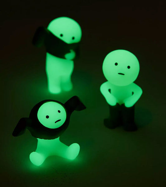 Figurine fluorescente Smiski - serie Dressing