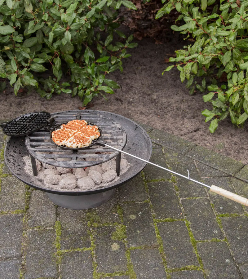 Una piastra per waffle barbecue