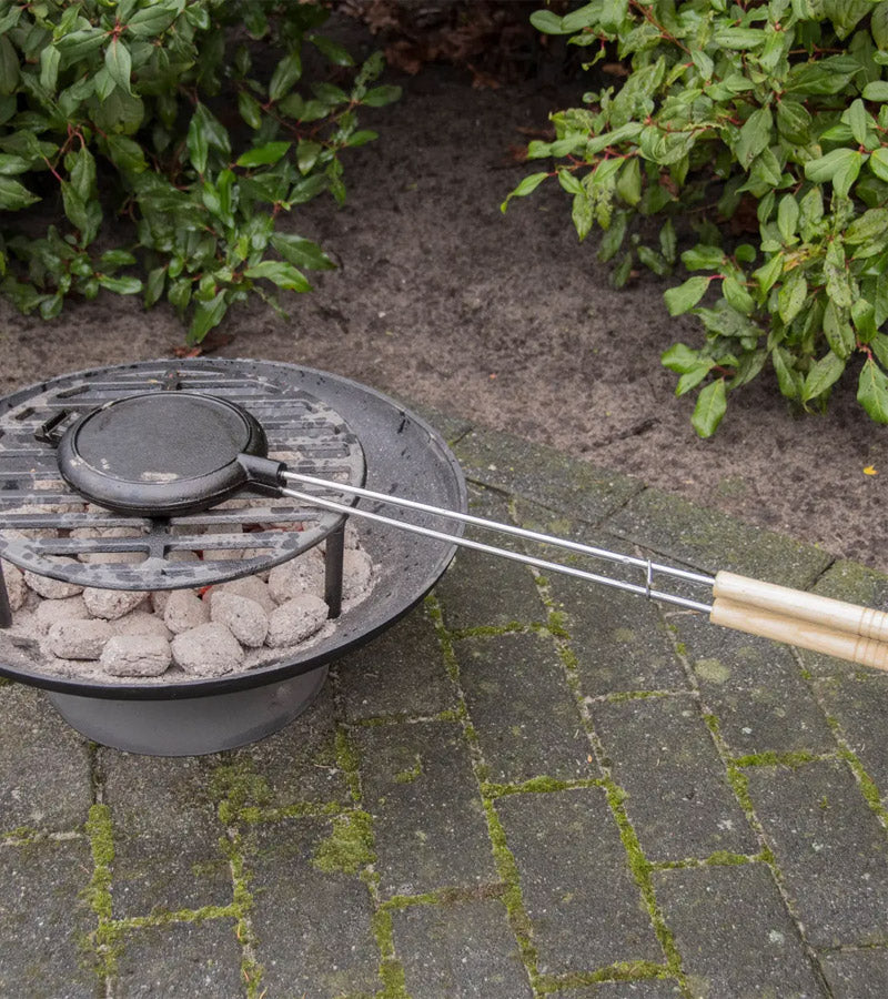 Una piastra per waffle barbecue
