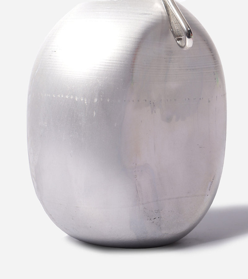 Borraccia ovale in metallo vintage