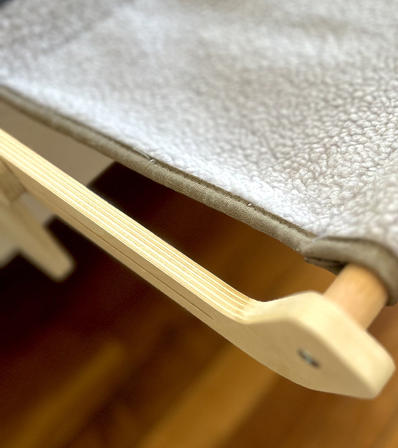 Hamac en bois pour chats