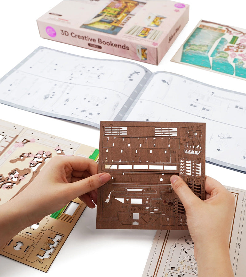 Kit fai da te per realizzare una casa in miniatura con fermalibri - Sakura Densya
