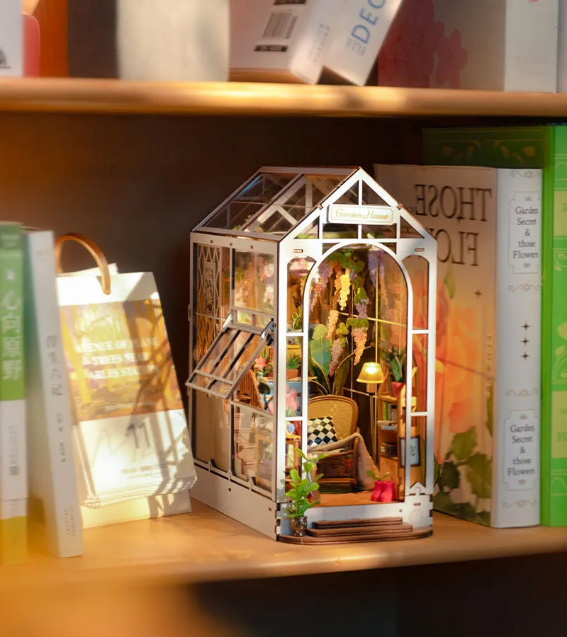 Kit DIY maison miniature en serre-livre - Garden House  Robotime