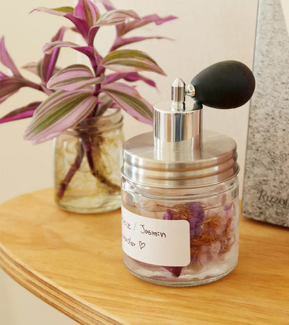 Kit pour créer votre propre parfum floral  Kikkerland