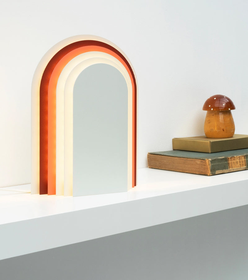 Lampada da tavolo ad arco a LED