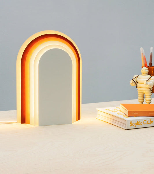 Lampada da tavolo ad arco a LED