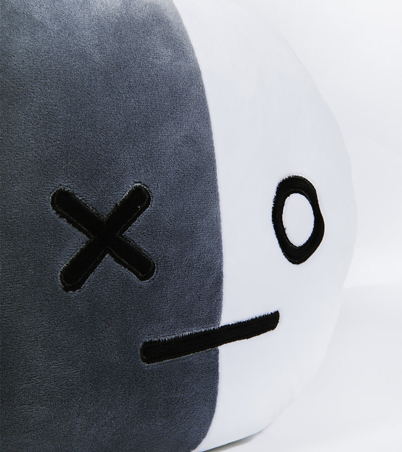 Les peluches-coussin BT21