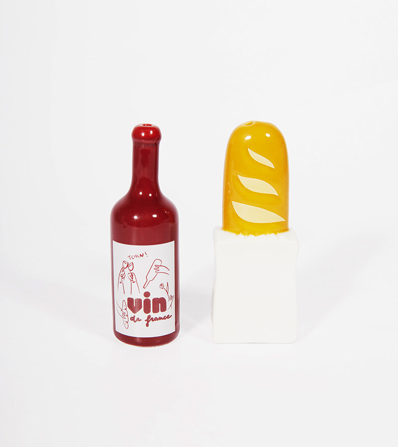 Saliera e pepiera baguette e vino