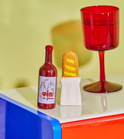 Salière poivrière baguette et vin