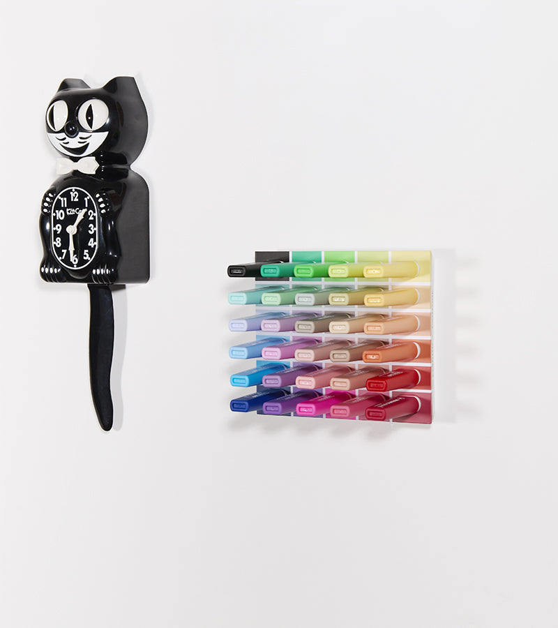 Set da scrivania con 30 evidenziatori STABILO x PANTONE