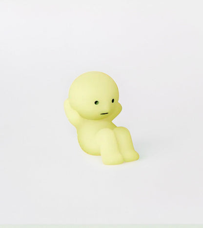 Figurine fluorescente Smiski - série Exercising 