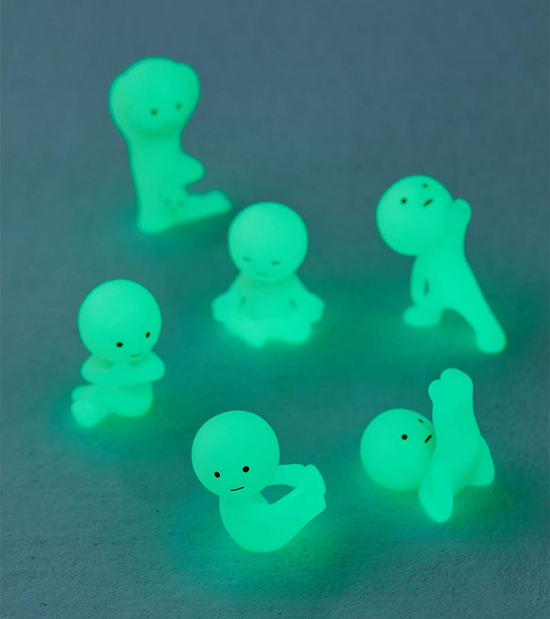 Figurine fluorescente Smiski - série Yoga 
