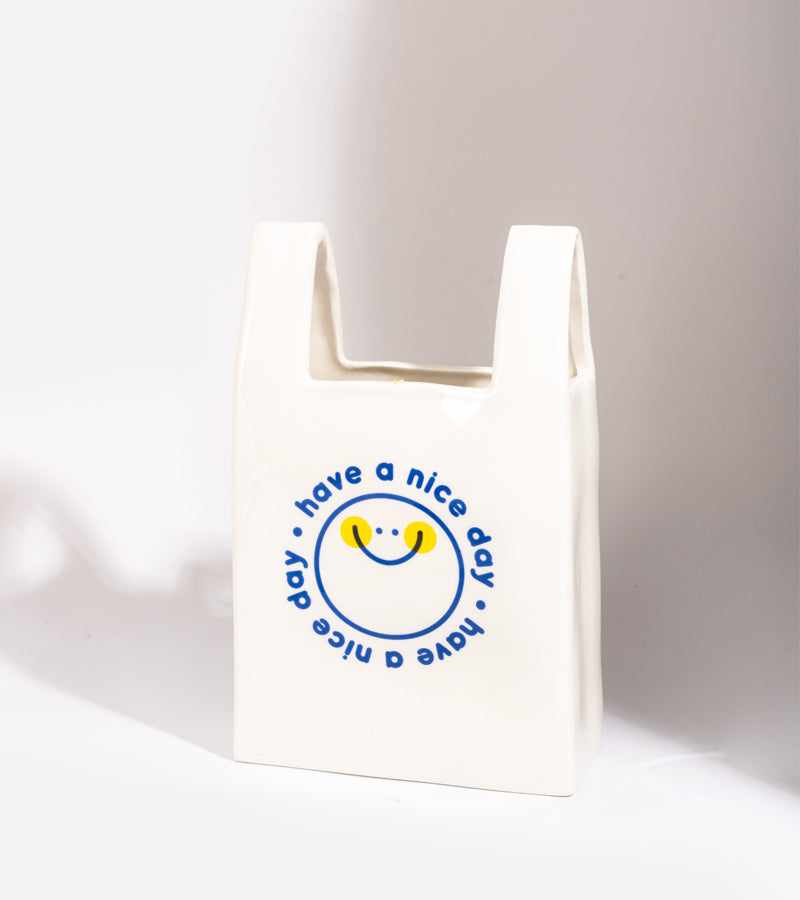 Vase sac plastique en céramique 